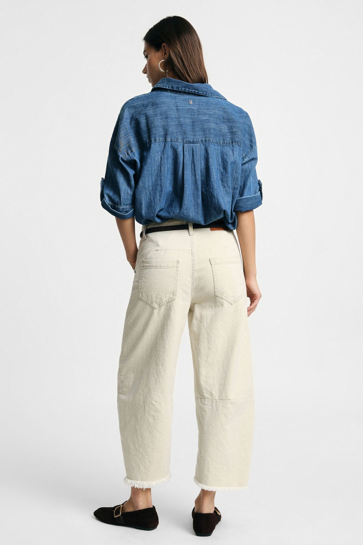 Pantalon ballon trois quarts ourlet effiloche ecru Please Femme vue de dos
