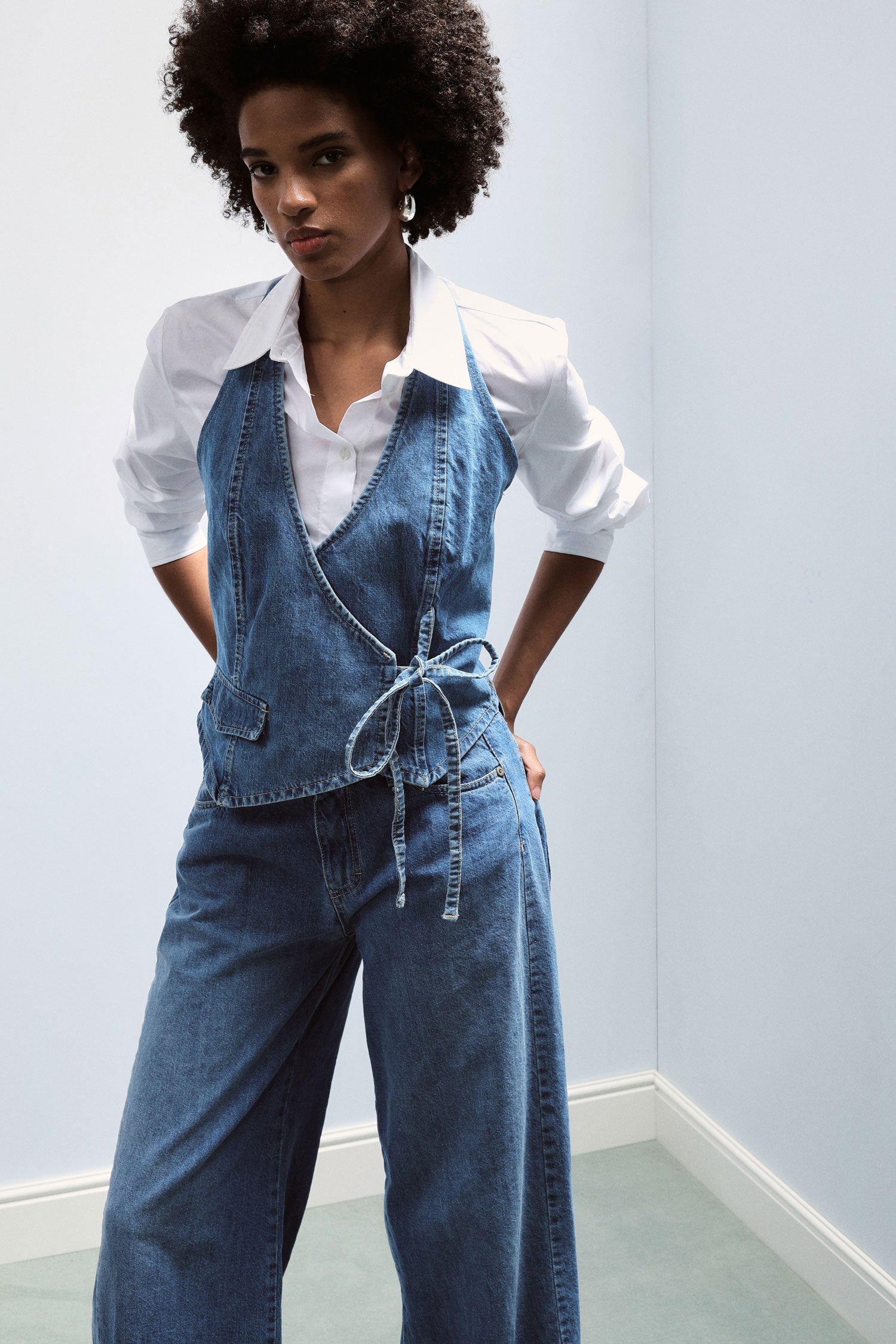 Gilet sans manches ceinturé en coton – Please