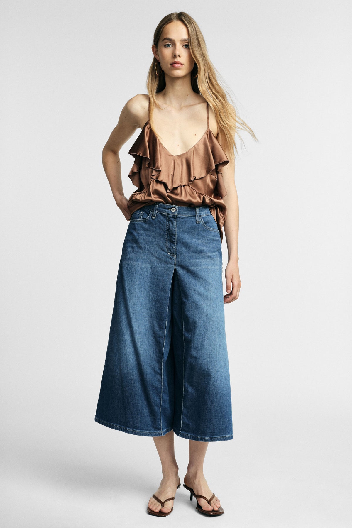 Jean cinq poches jambe large évasée bleu denim – Femme