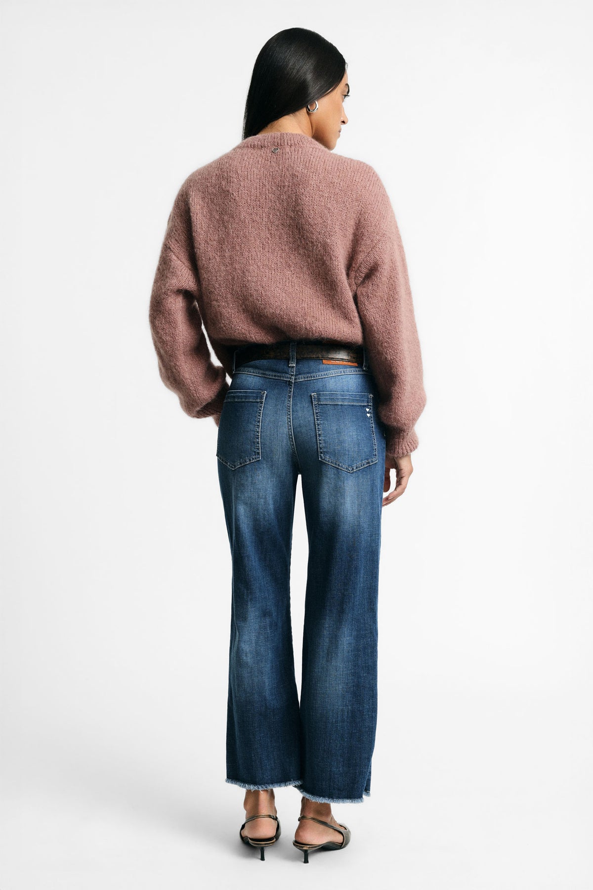 Jean jambe large effet usé à ourlet effiloché bleu denim – Femme