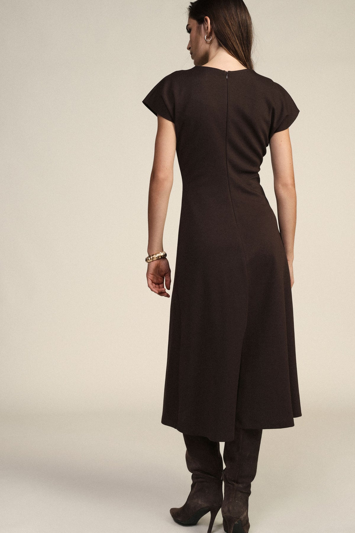 Robe longue évasée à manches kimono chocolat Dixie, vue de dos