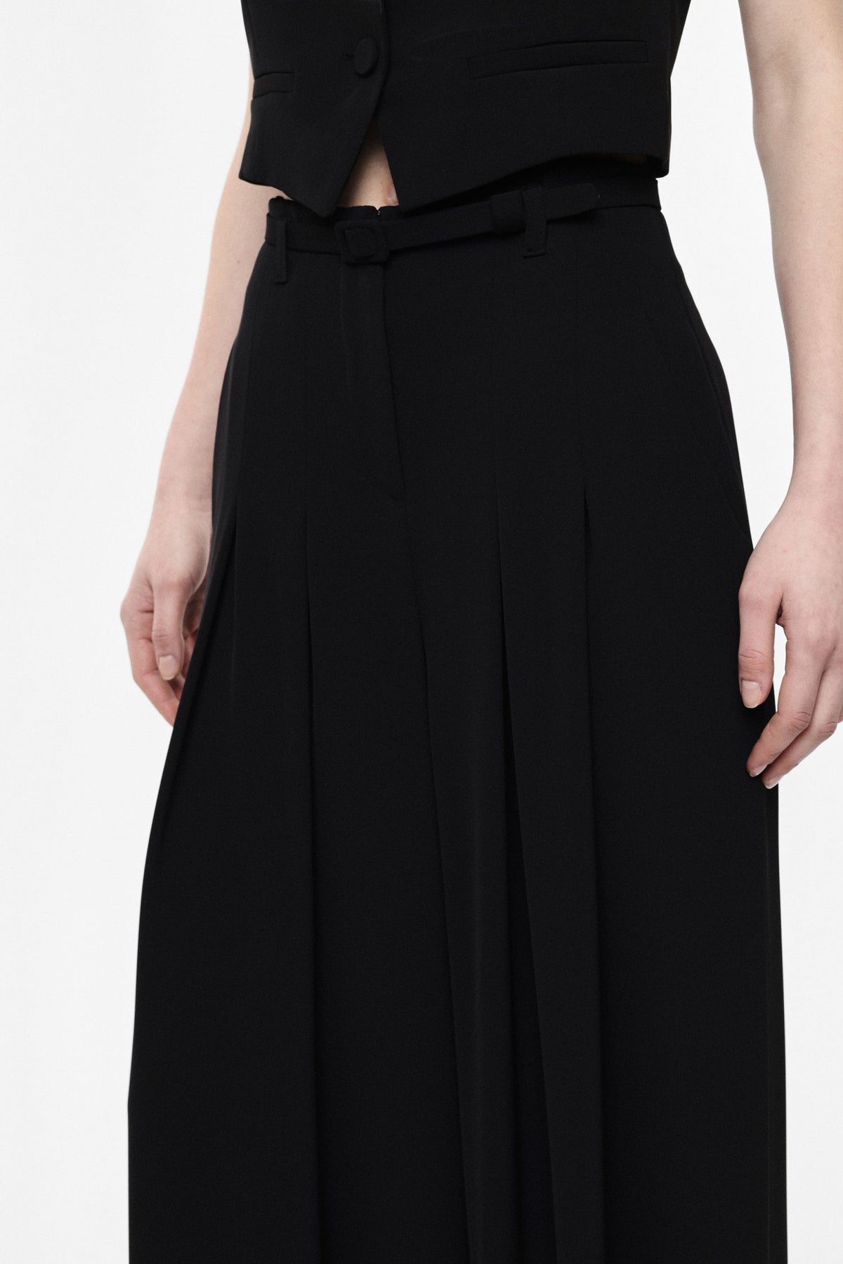 Pantalon de tailleur palazzo en crêpe infroissable noir – Femme