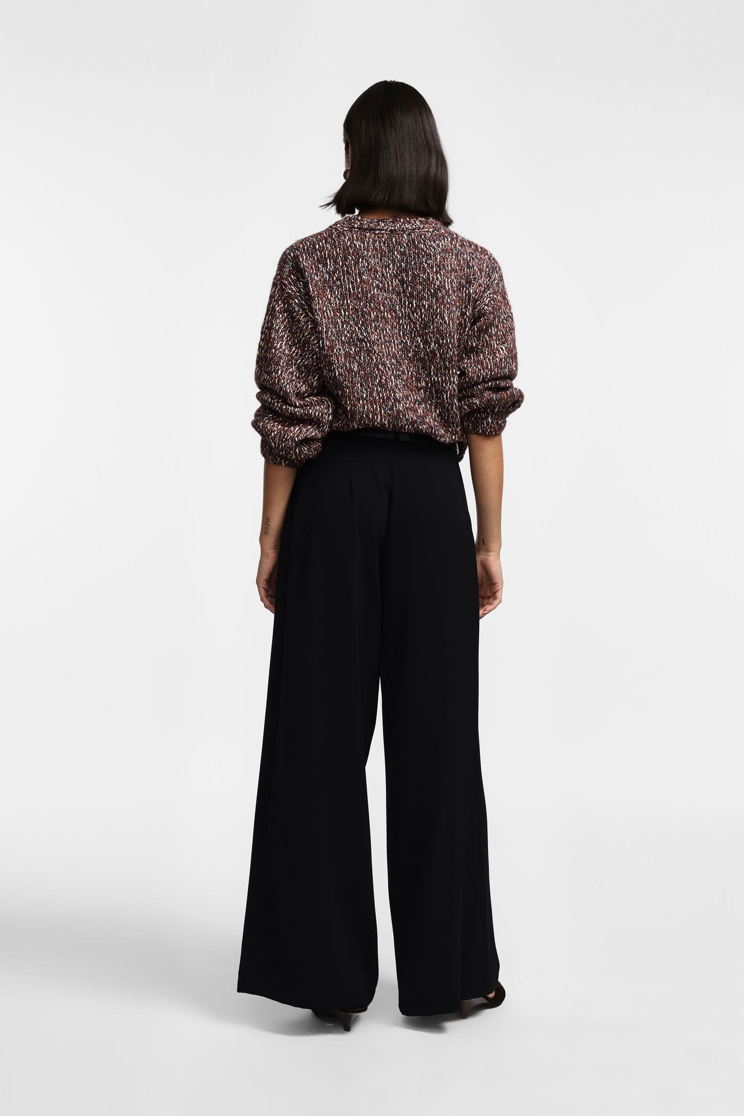 Pantalon doubles pinces jambes evasees noir Please Femme vue de dos