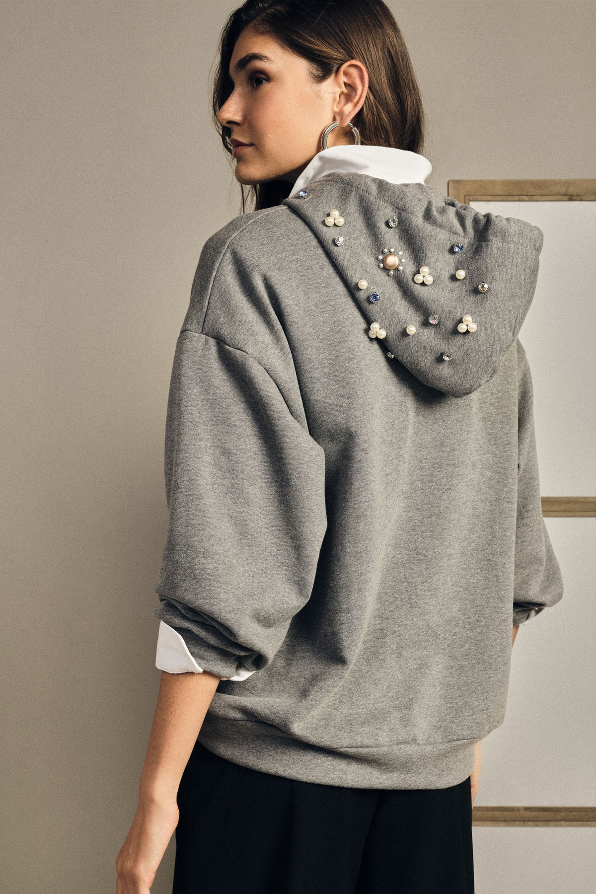 Sweat à capuche perlé oversize gris moyen – Dixie