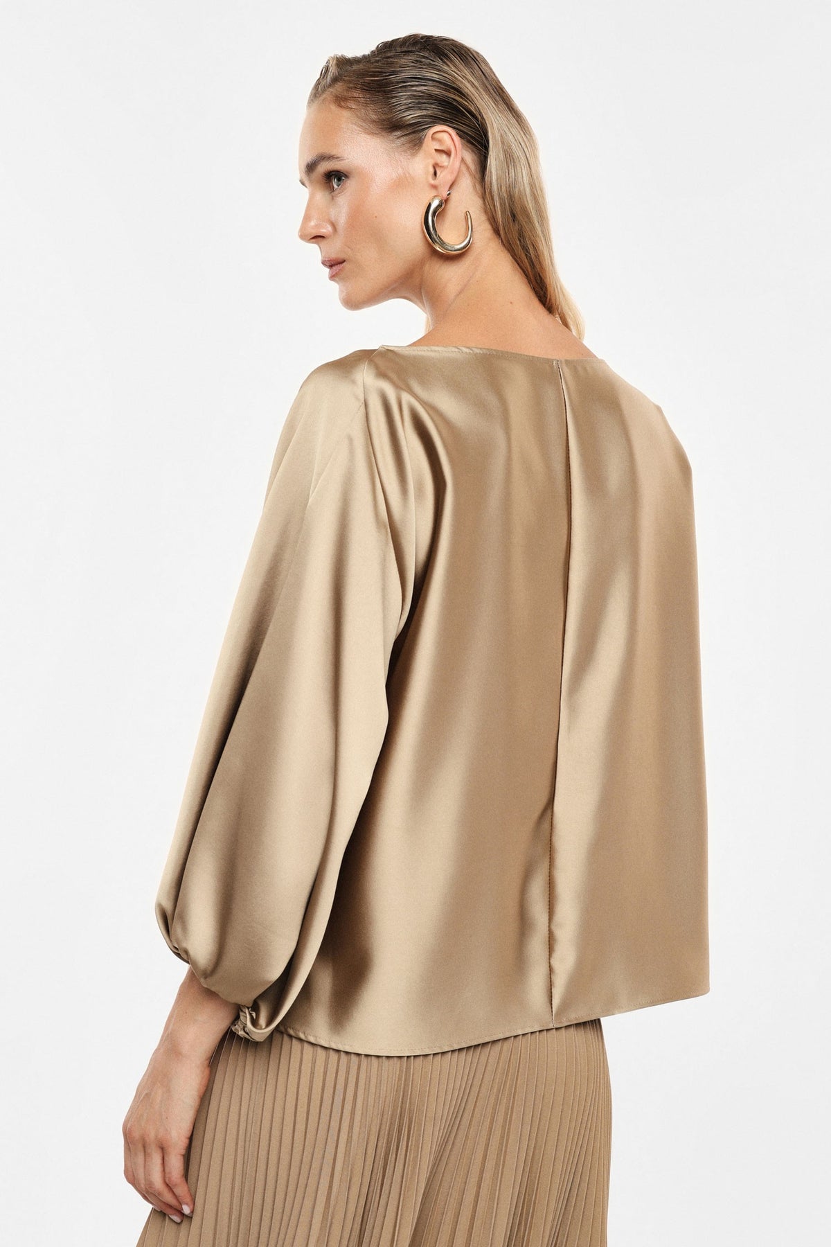 Top col bateau beige Imperial, porté de dos
