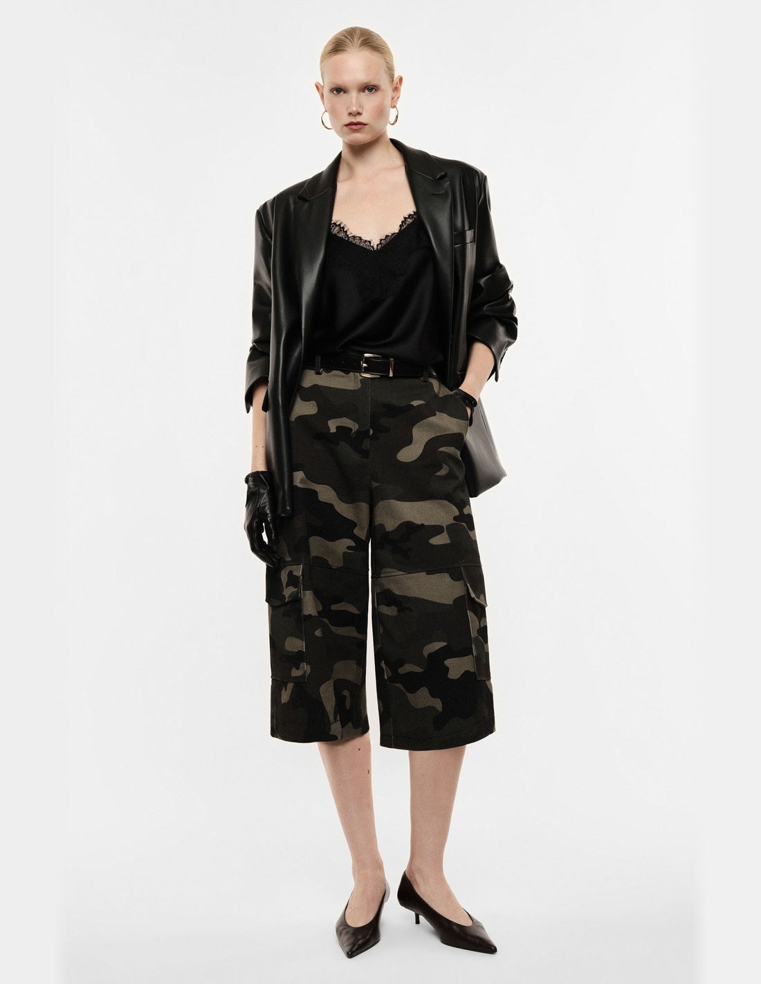 Bermuda cargo long camouflage vert militaire porté, face – Imperial