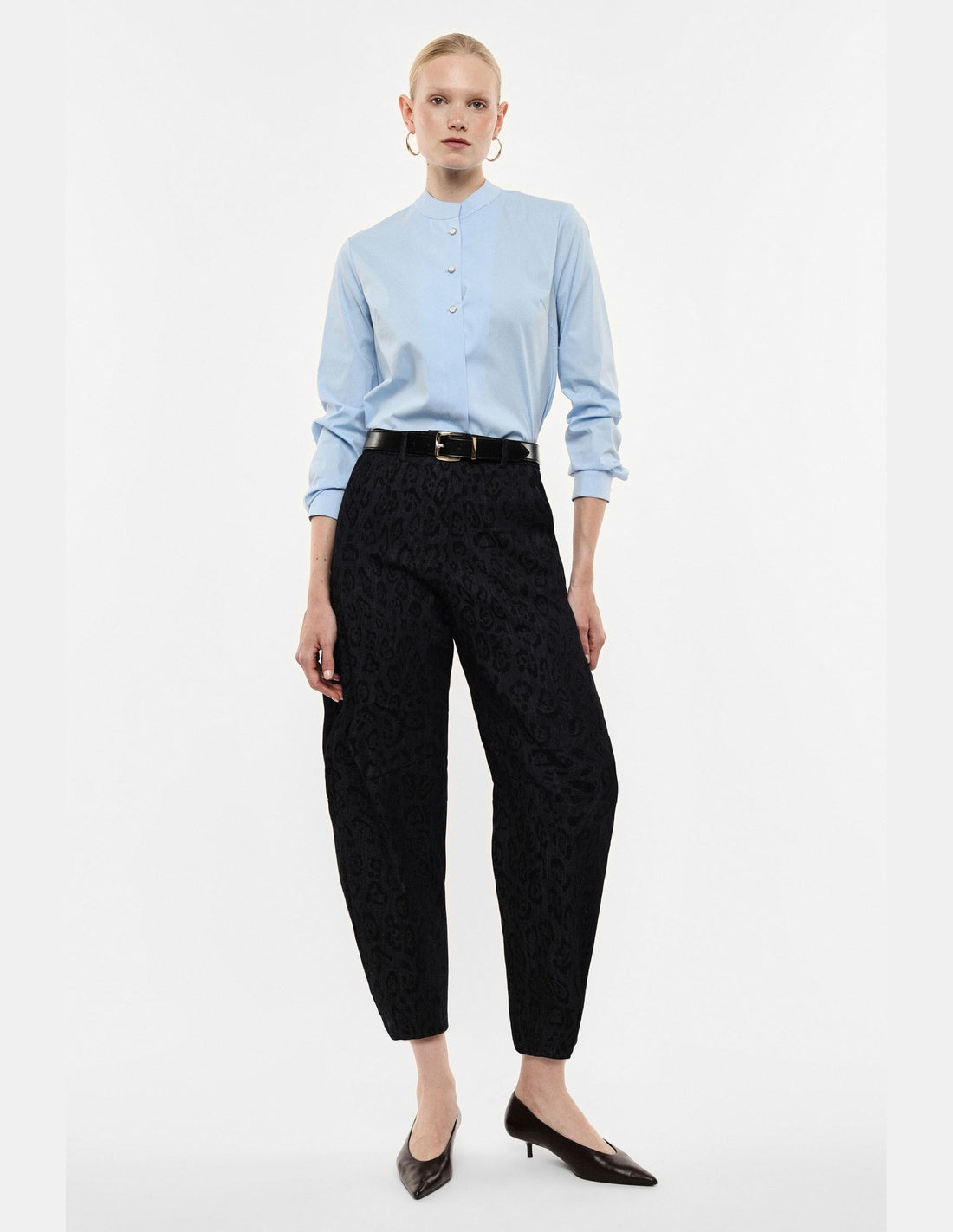 Pantalon barrel en denim léopard bleu Imperial vue portée de face