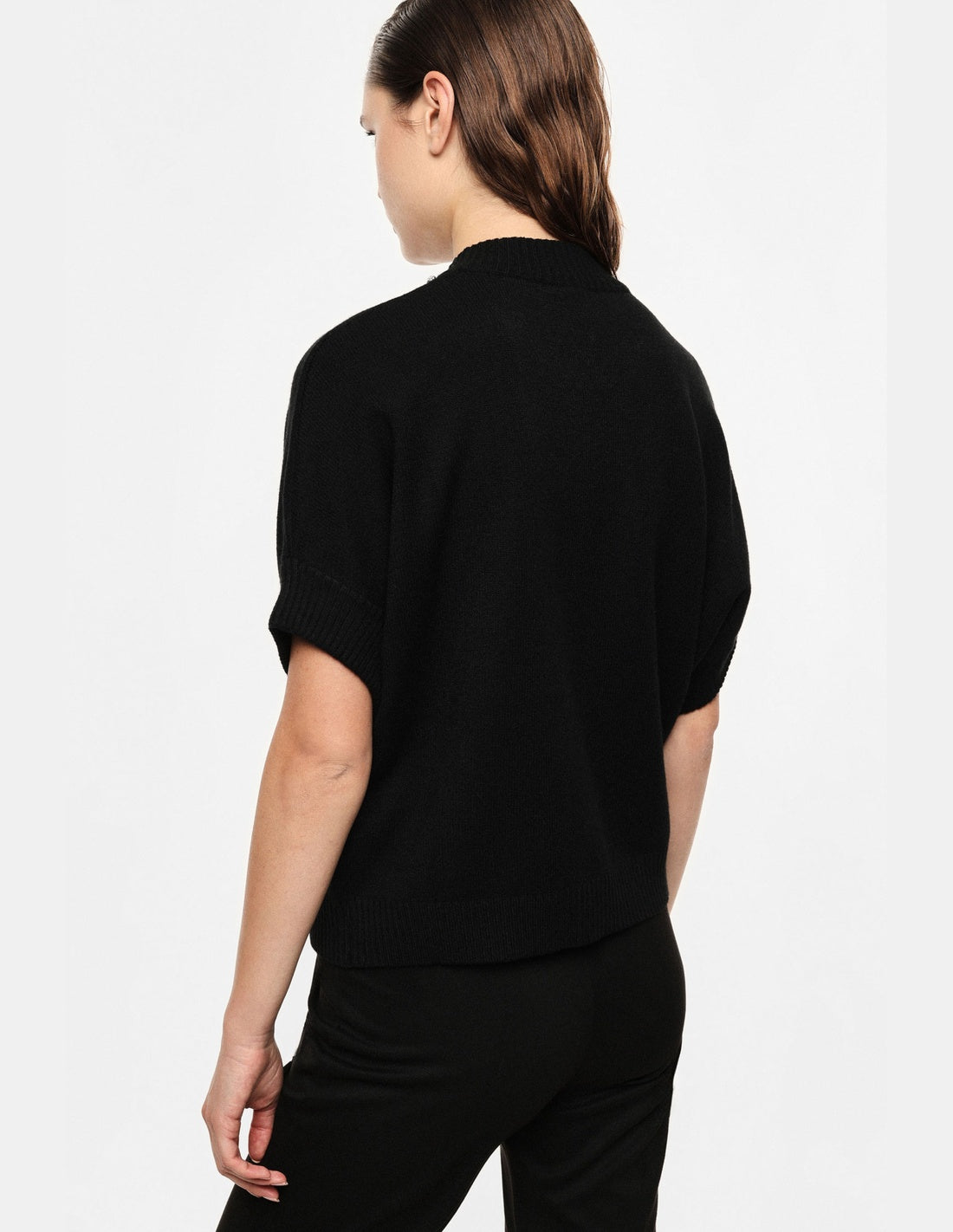Pull col montant collier de strass noir Imperial vue portée de dos