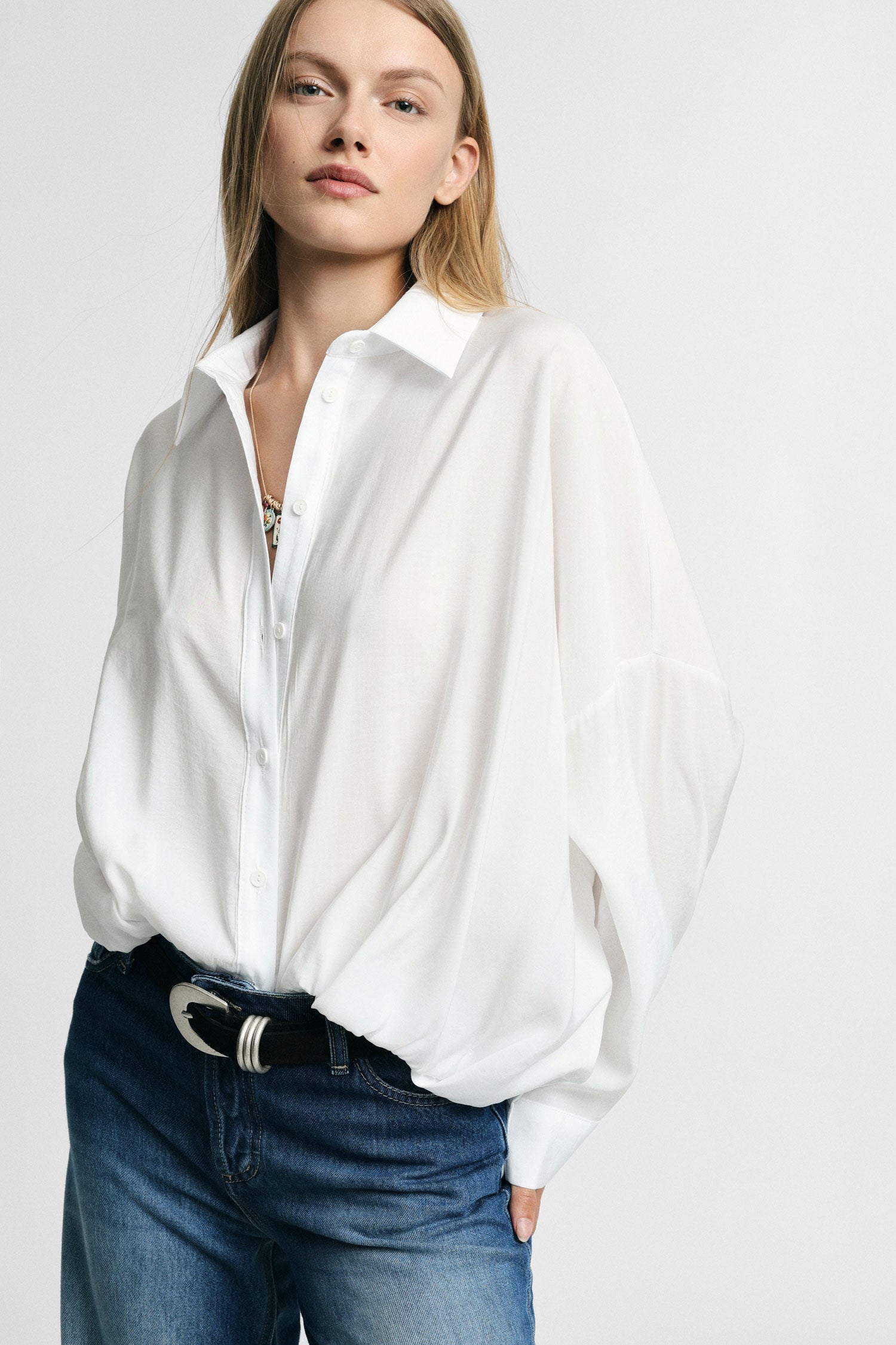 Chemise cropped blanche Please Femme vue portee
