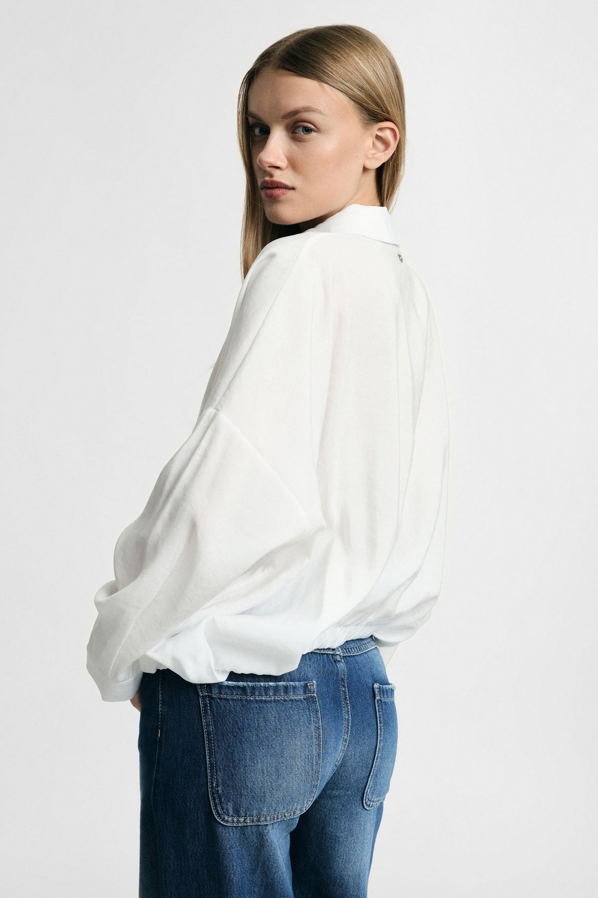 Chemise cropped à base élastiquée blanc – Please