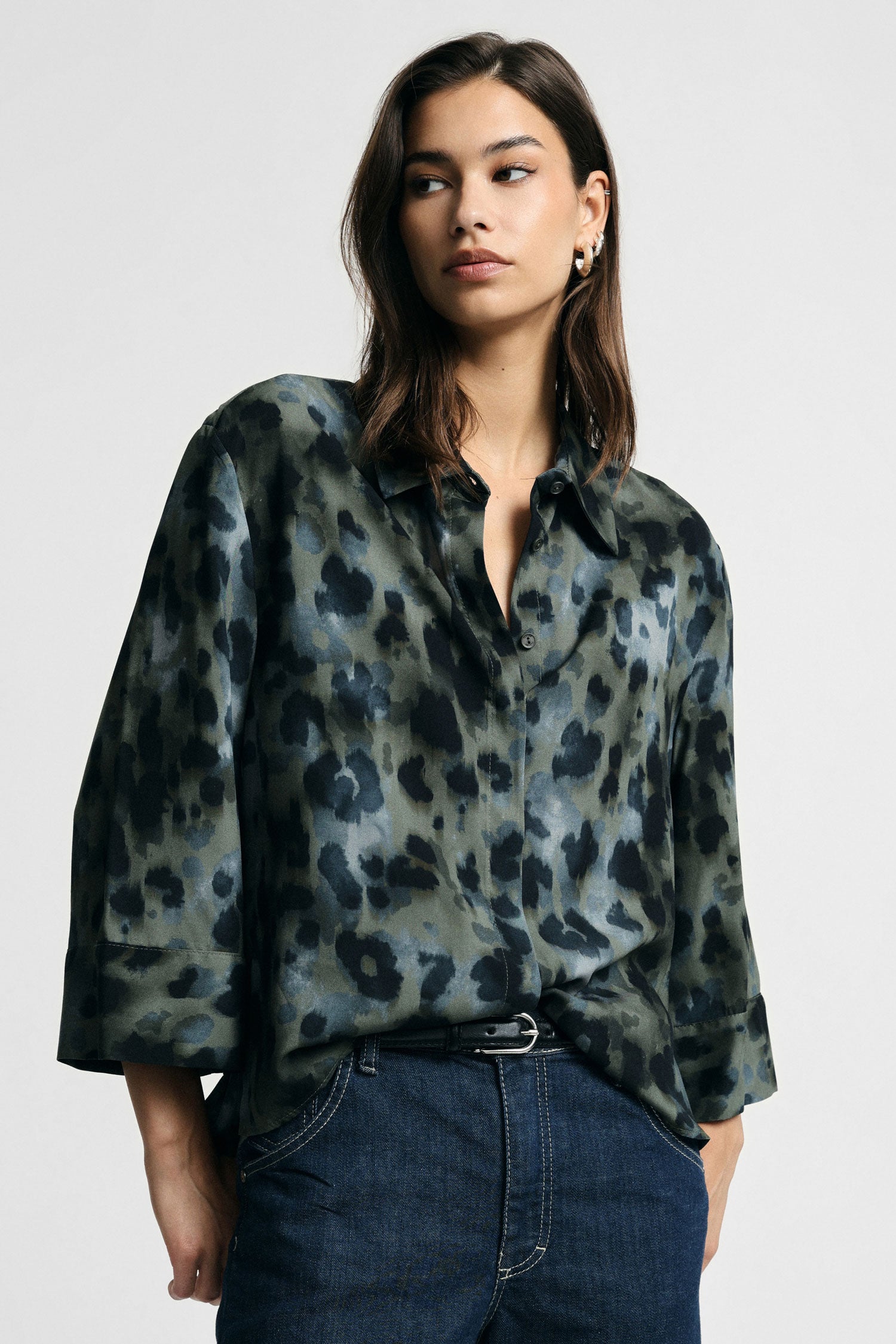 Chemise coupe large manches trois quarts bleu marine Please Femme vue portee