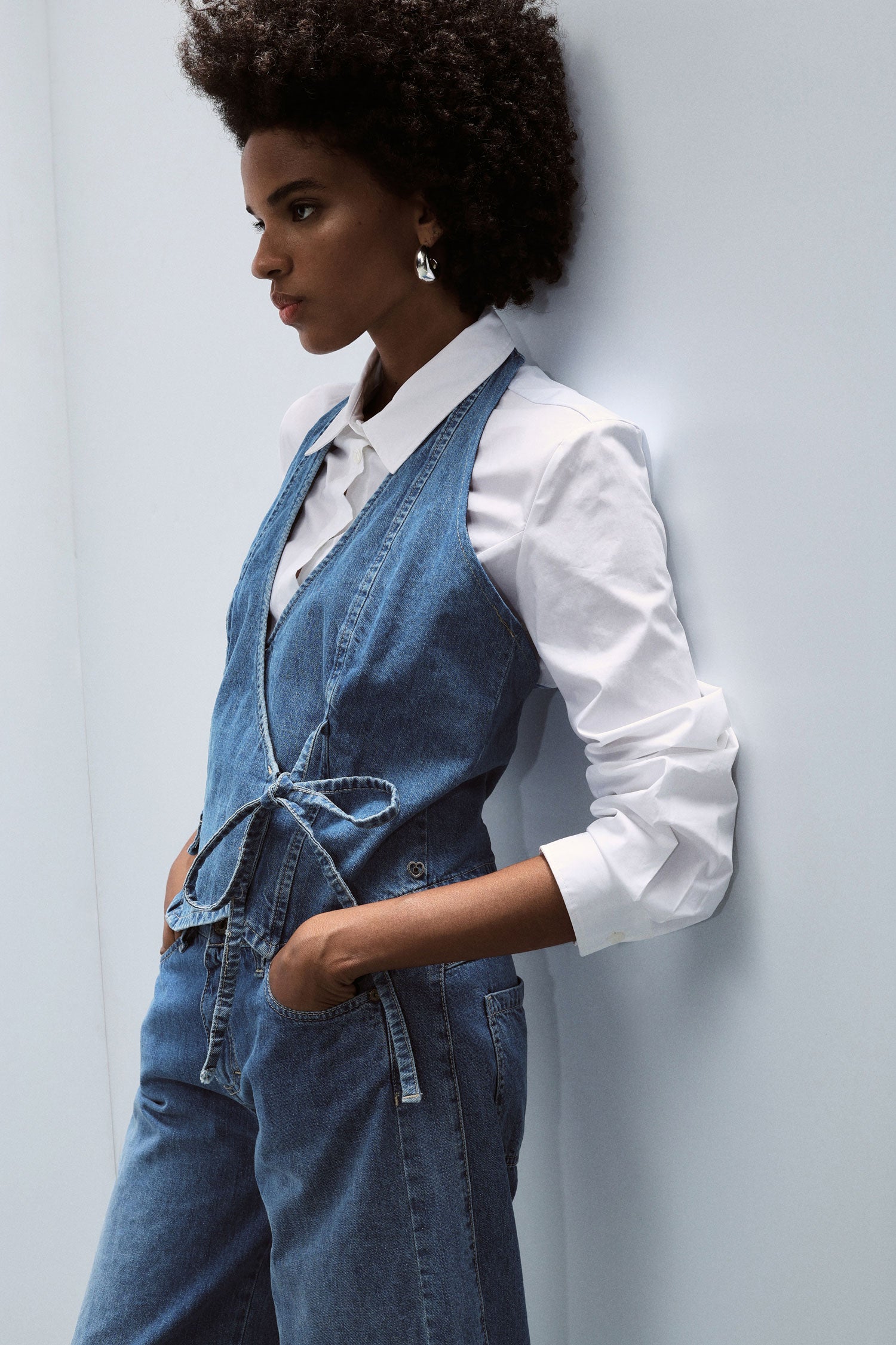 Gilet sans manches ceinturé en coton – Please