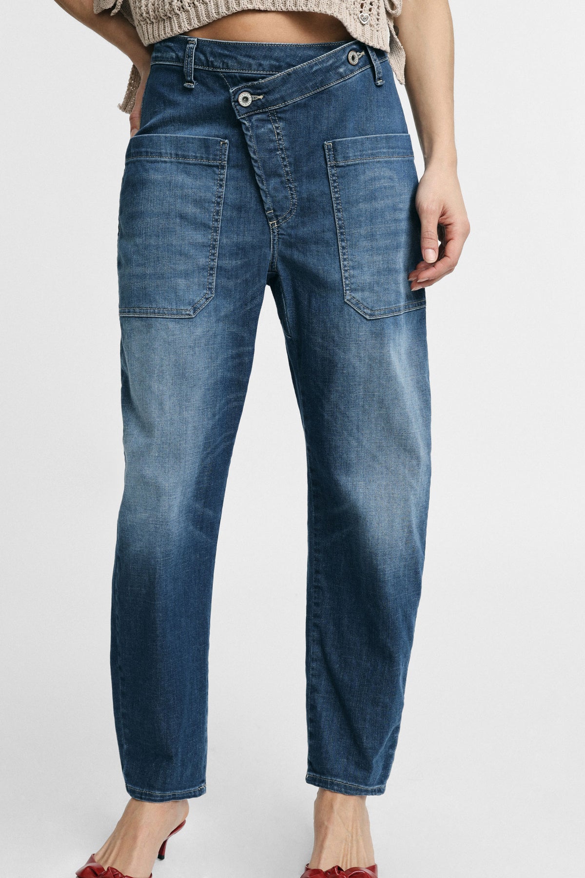 Jean baggy à boutonnage décalé bleu denim – Please
