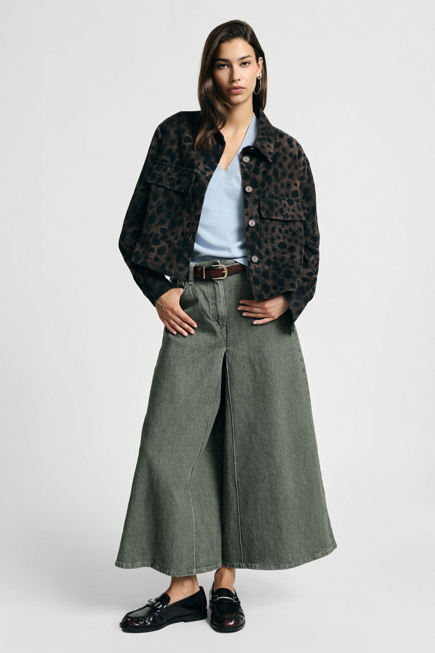 Jean palazzo forme jupe-culotte kaki Please Femme vue portee