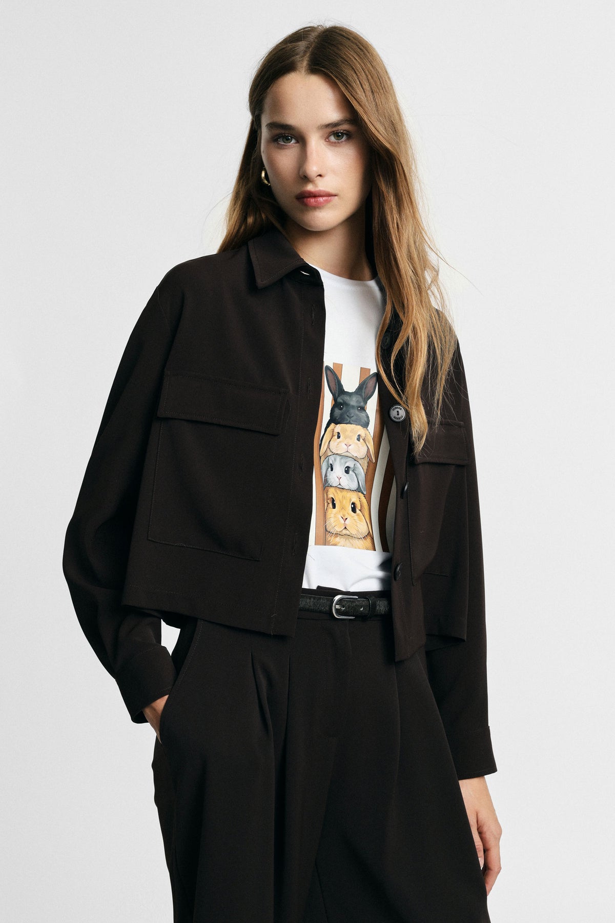 Veste courte en crêpe fluide chocolat – Femme