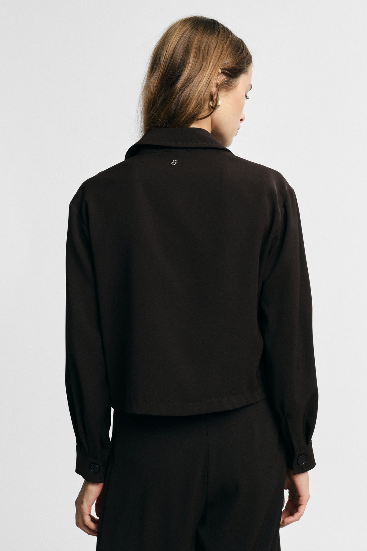 Veste courte en crêpe fluide chocolat – Femme