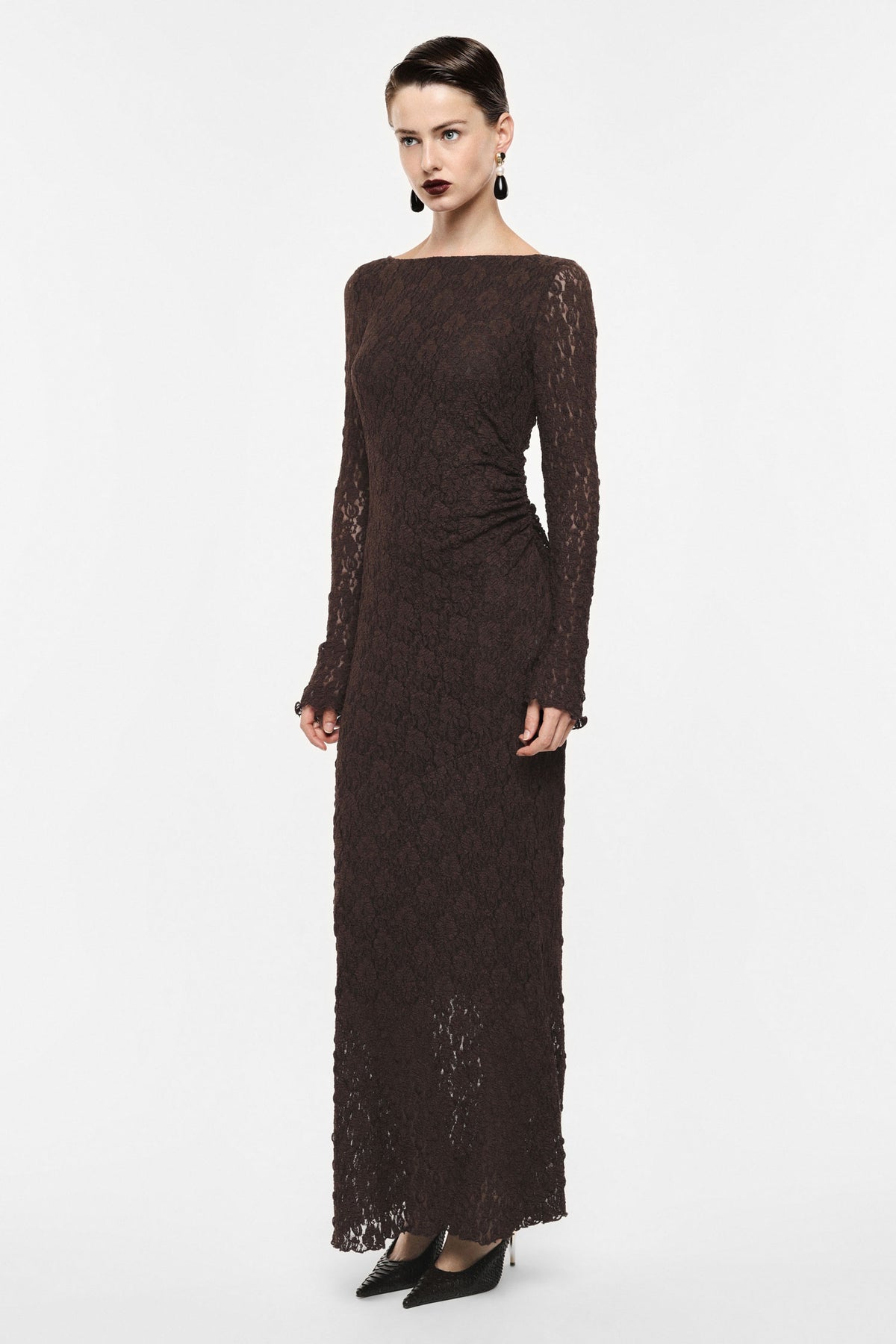 Robe longue en dentelle manches longues marron – Femme