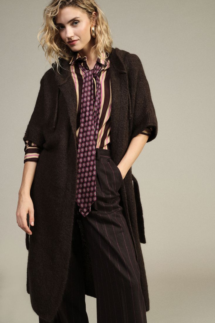 Cardigan long a capuche et ceinture chocolat Dixie Femme vue portee de face