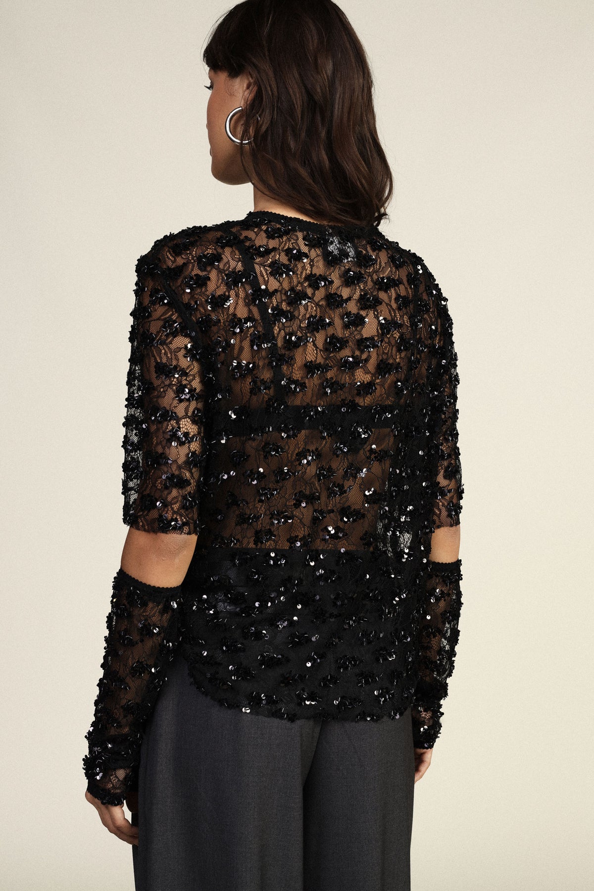 T-shirt en tulle brodé à manchettes amovibles noir – Femme