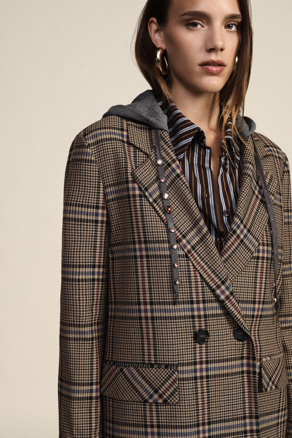 Blazer croisé à carreaux prince-de-galles à capuche camel et bordeaux – Dixie