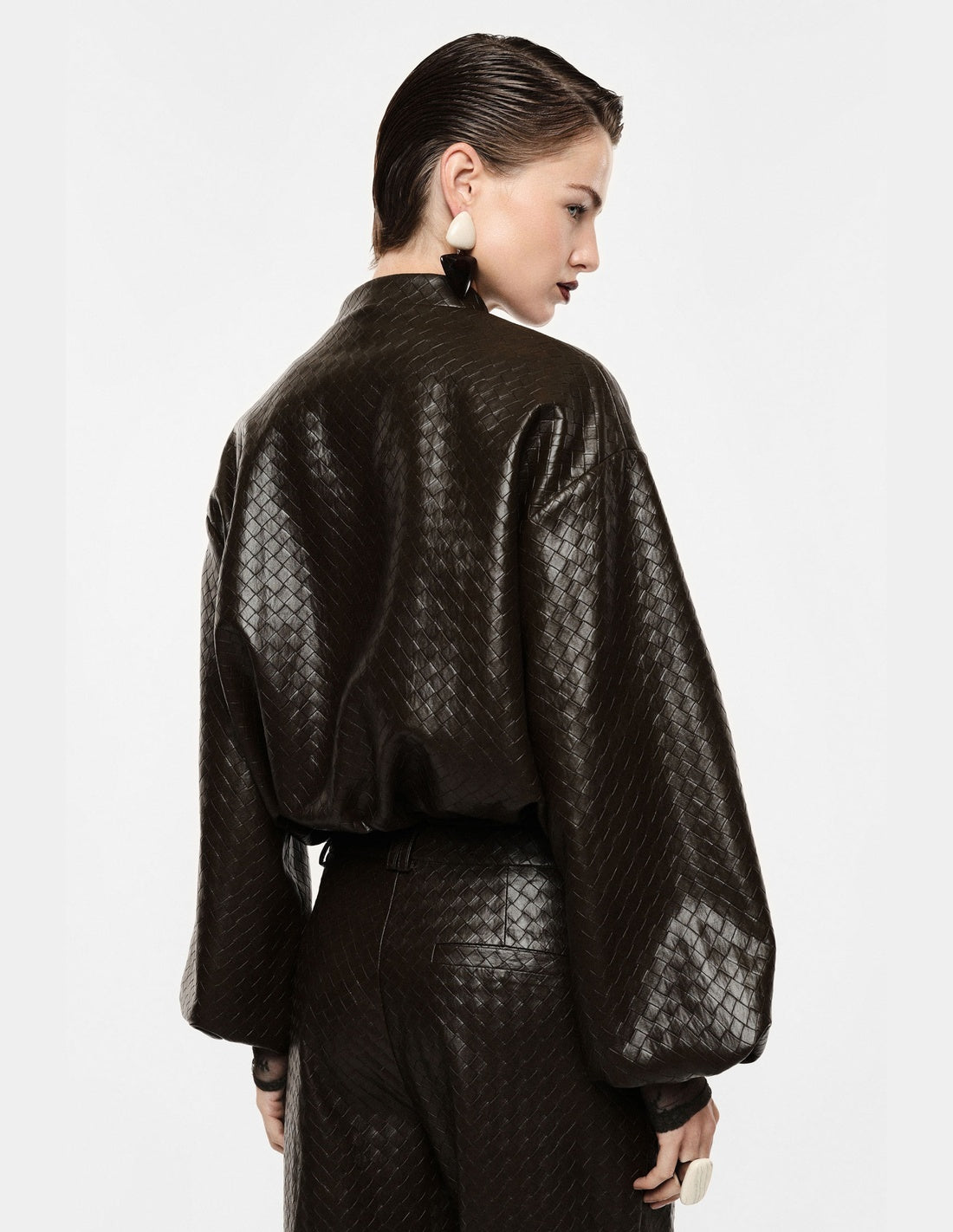Bomber court éco-cuir tressé gaufré kaki Imperial vue portée de dos