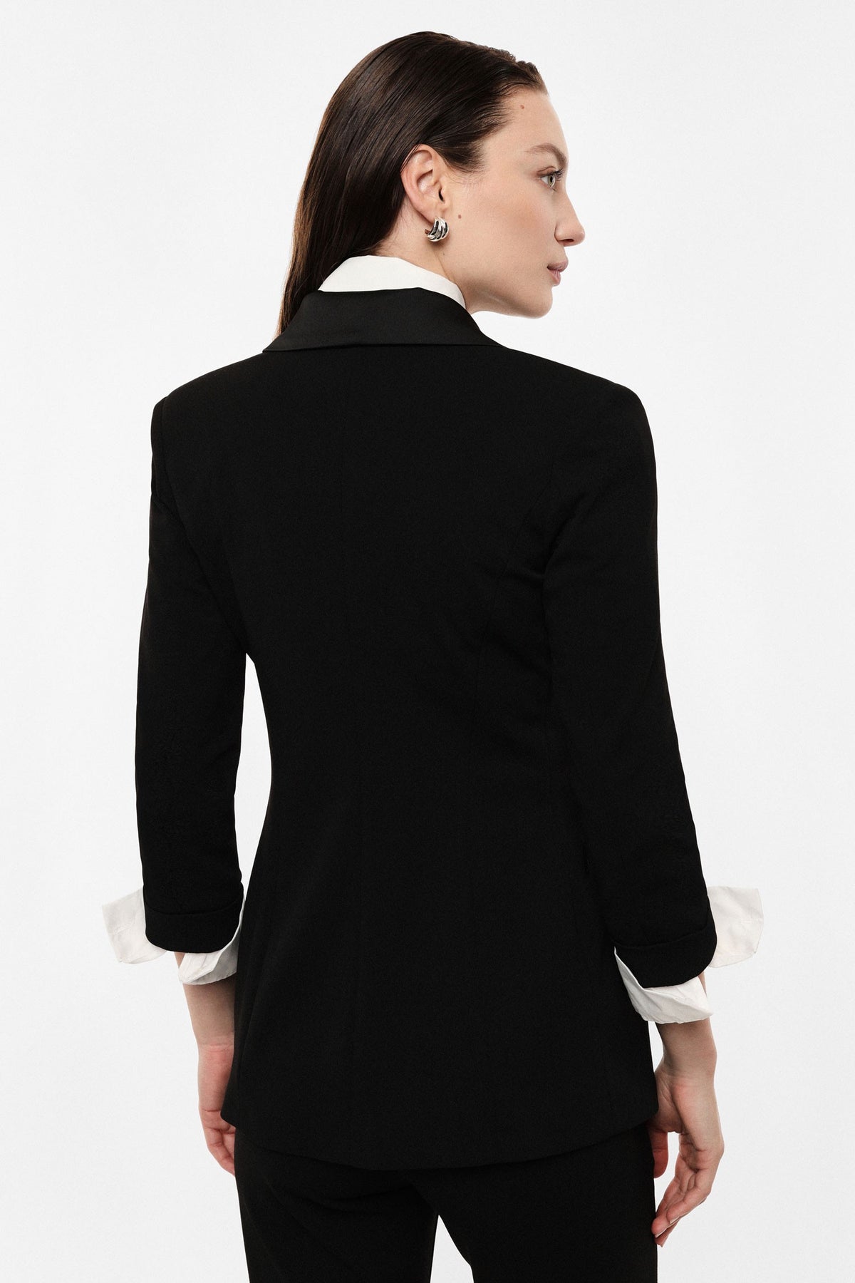 Blazer de smoking manches trois-quarts noir Imperial, porté de dos