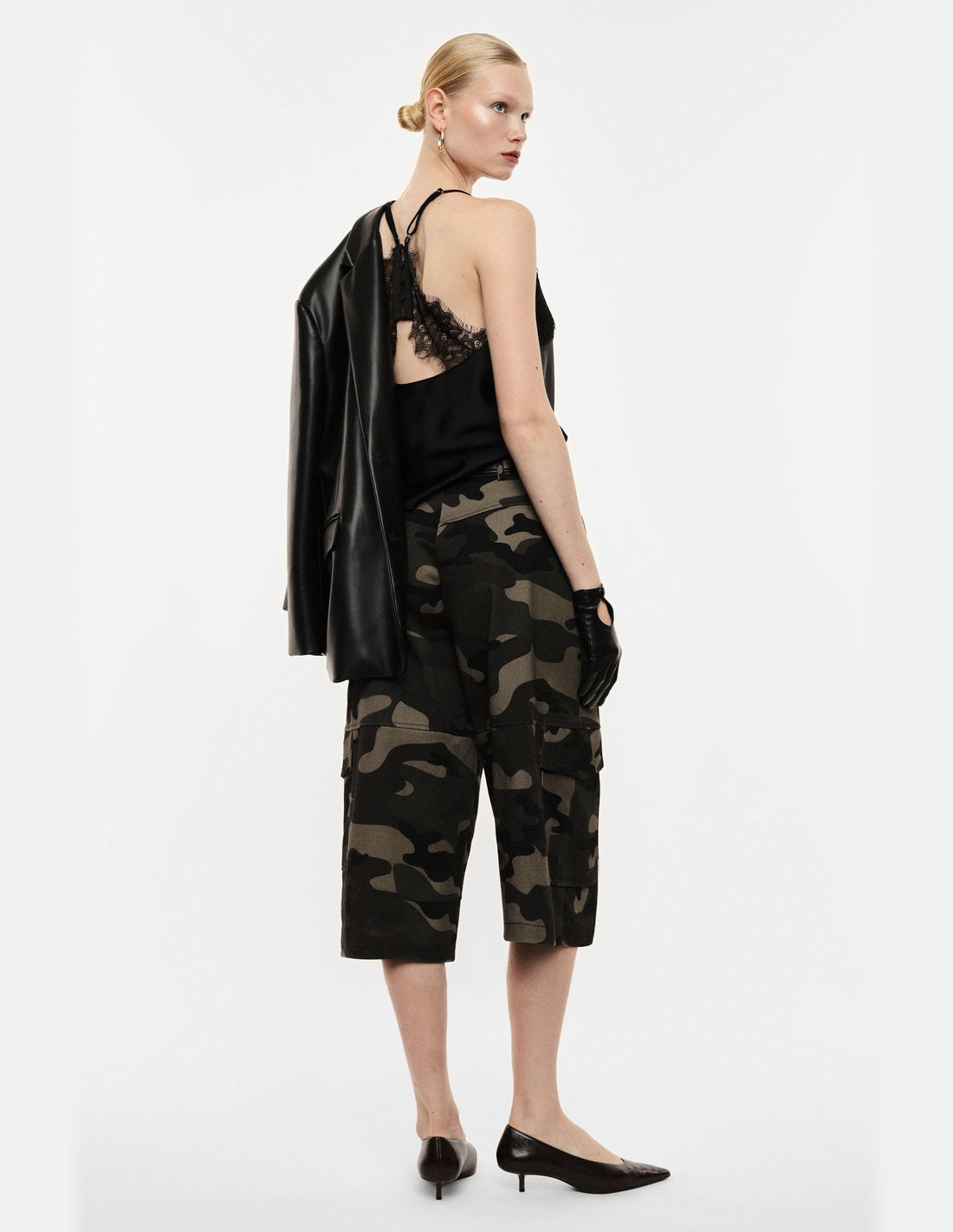 Bermuda cargo long camouflage vert militaire porté, dos – Imperial