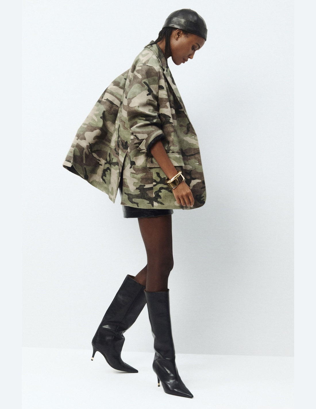 Blazer oversize en sergé camouflage kaki et beige porté – Imperial