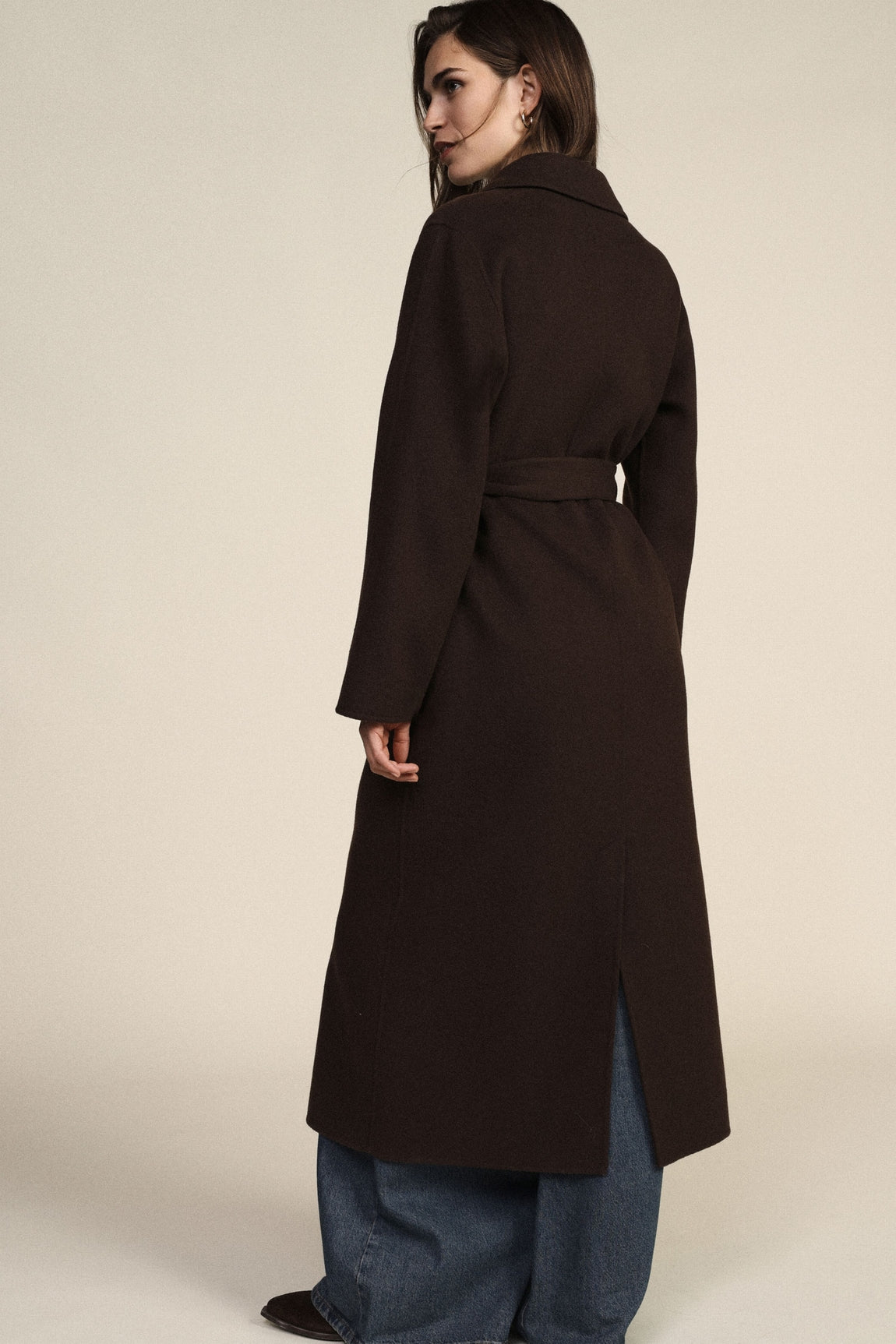 Manteau long ceinture en drap de laine chocolat Dixie Femme vue de dos