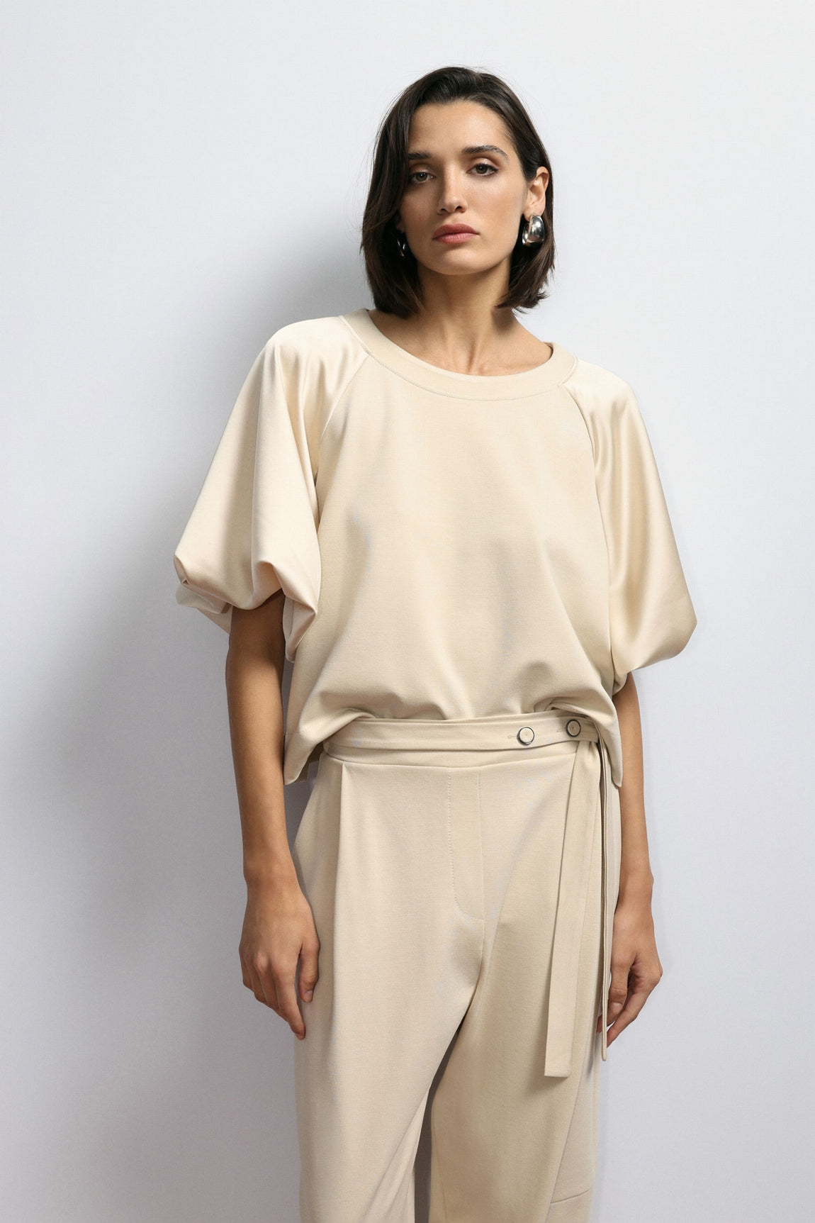Sweat-shirt droit manches ballon finitions satinées écru – Imperial Femme, vue 2