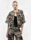Image de Short boxy camouflage twill jacket in khaki and beige – Imperial